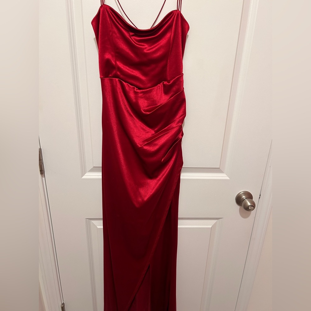 Windsor Elegant Scarlet Evening Gown
